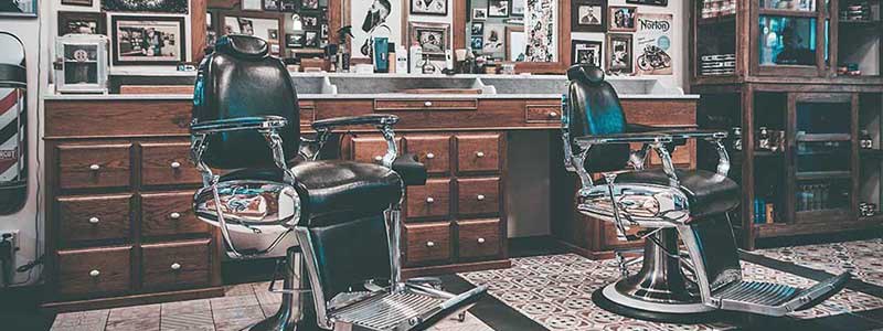 Salão da Barbearia Alura.
